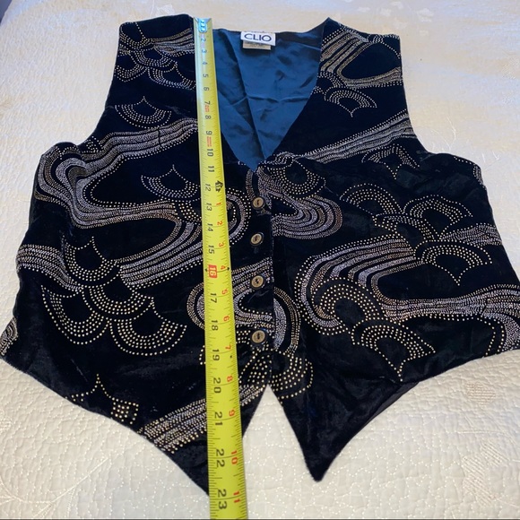 Clio Velvet Vest with Details Beads - Picture 9 of 9